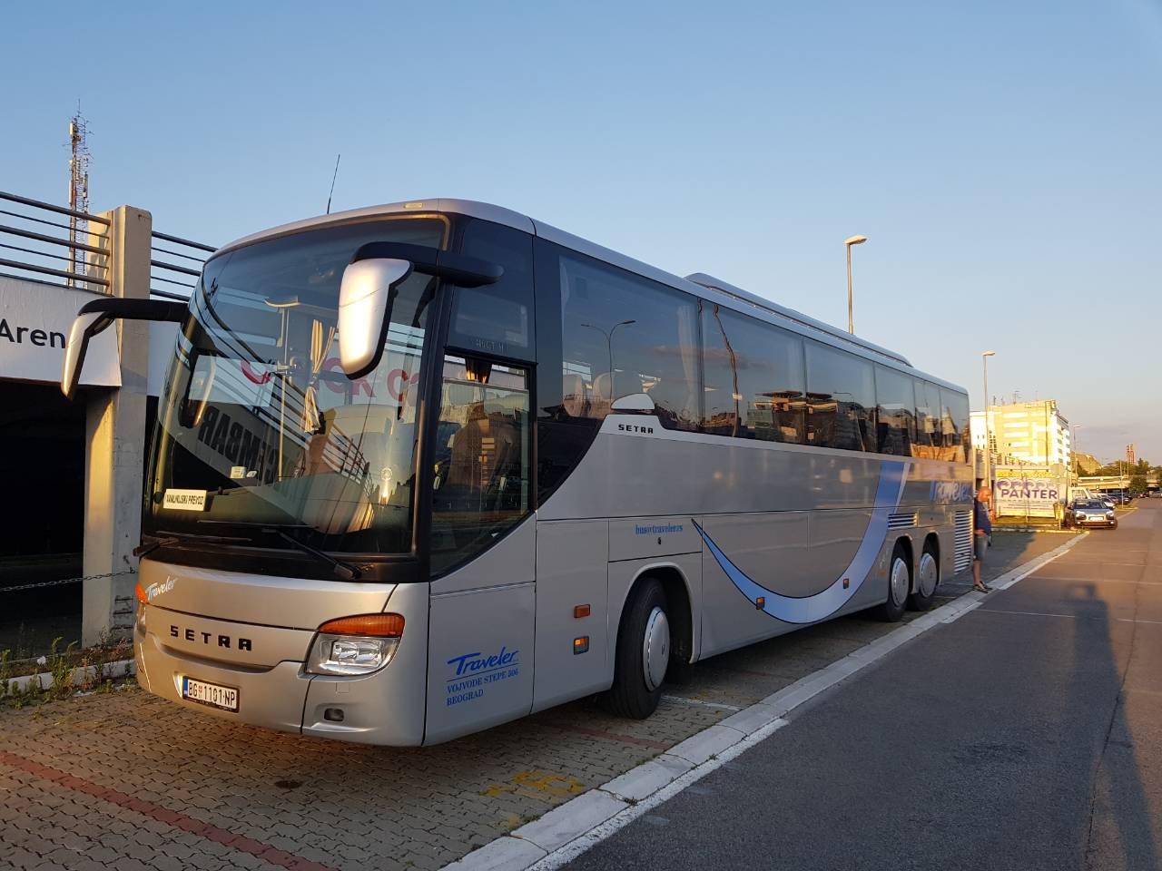 Autobus Traveler 53 + 3