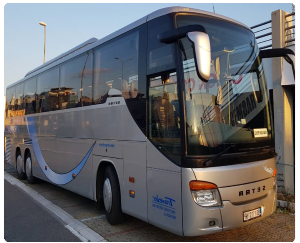 Autobus Traveler 53 + 3